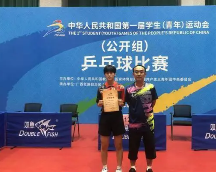 3-1夺冠！中国女乒19岁直板新星崛起：沉浮4年闪耀，马琳栽培她？